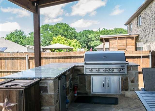 Property at 928 Freesia Dr, Little Elm, TX 75068, 4 beds, 3.5 baths