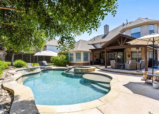 Property at 826 Mustang Ridge Dr, Murphy, TX 75094, 4 beds, 3 baths
