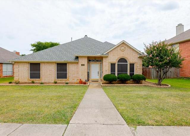 Property at 2209 Swallow Ln, Lewisville, TX 75077, 3 beds, 2 baths