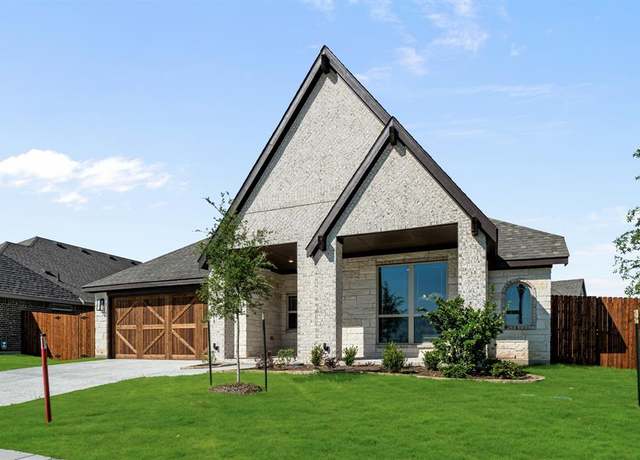 Property at 1301 Wrenwood Ct, Red Oak, TX 75167, 3 beds, 2 baths