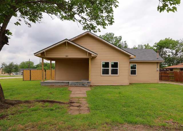 Property at 301 N Friou St, Alvarado, TX 76009, 3 beds, 2 baths