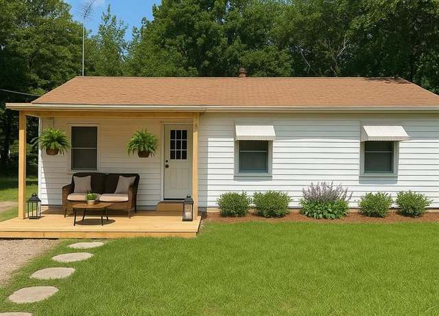 Property at 4601 4th St, Greenville, TX 75401, 3 beds, 2 baths