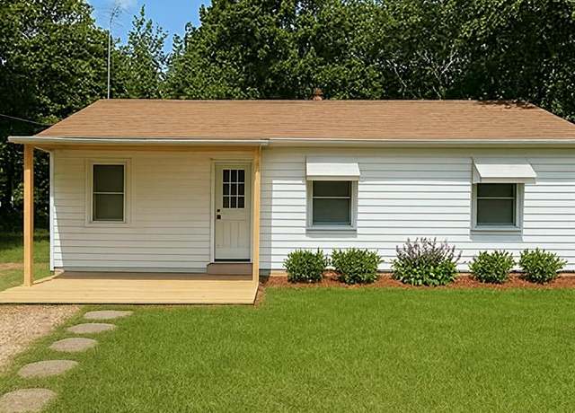 Property at 4601 4th St, Greenville, TX 75401, 3 beds, 2 baths