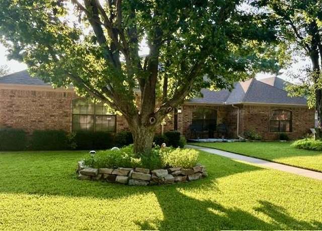 Property at 1020 Indian Ridge Dr, Denton, TX 76205, 4 beds, 2.5 baths