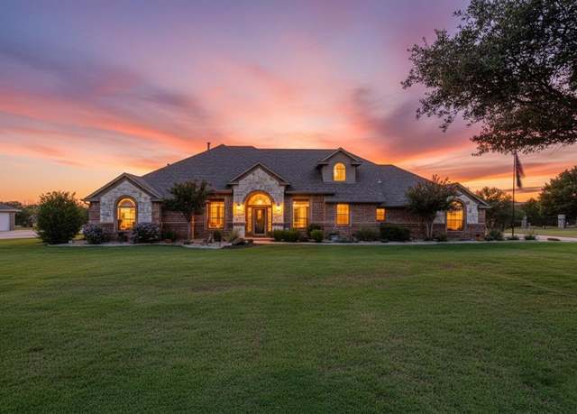 Property at 9325 Harbour View Ln, Fort Worth, TX 76179, 4 beds, 2.5 baths
