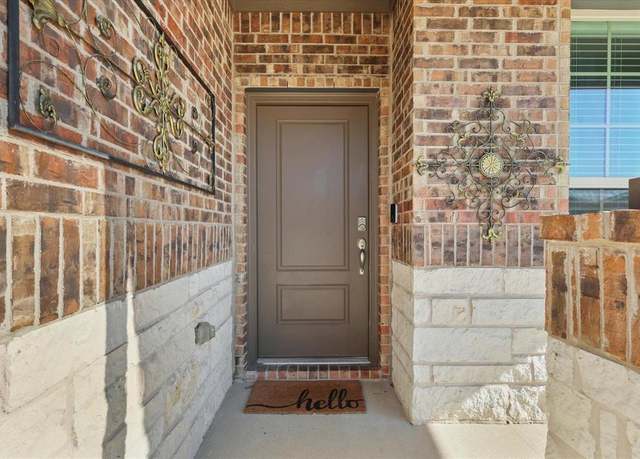 Property at 3908 Waldorf Dr, Denton, TX 76208, 4 beds, 3 baths