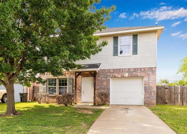Property at 3025 Ronay Dr, Forest Hill, TX 76140, 4 beds, 2.5 baths