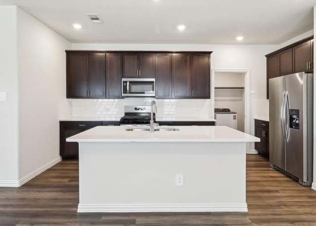 Property at 908 Dayflower Ct, Lavon, TX 75166, 4 beds, 2.5 baths