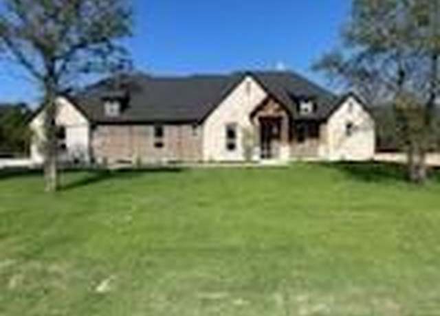 Property at 2076 Glenhollow Dr, Weatherford, TX 76088, 4 beds, 3 baths