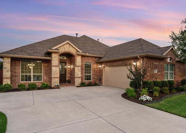 Property at 7636 Town Lake Dr, Grand Prairie, TX 75054, 4 beds, 2 baths