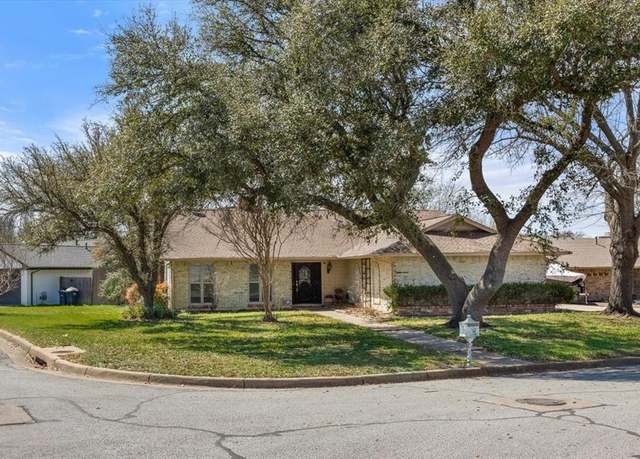 Property at 3100 Softwind Trl, Fort Worth, TX 76116, 3 beds, 2 baths