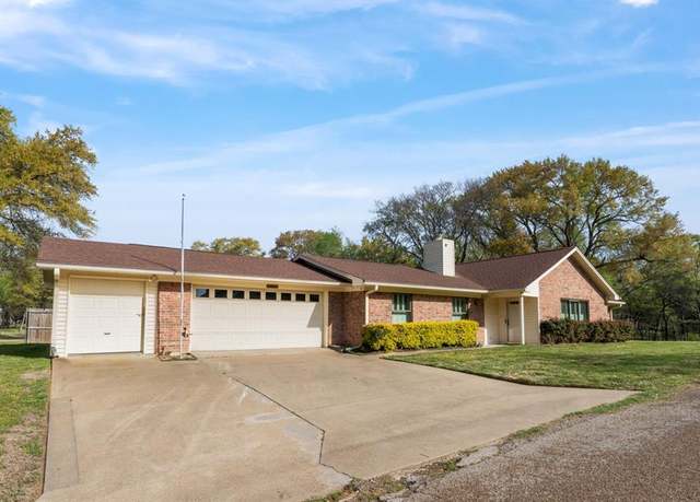 Property at 10725 Legg Dr, Kemp, TX 75143, 3 beds, 2 baths