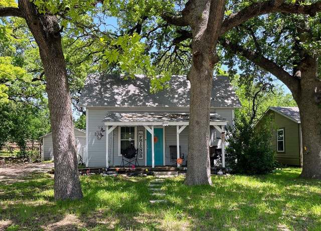 Property at 310 W Russell St, Weatherford, TX 76086, 2 beds, 1 bath