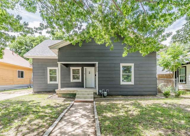 Property at 1112 E Leuda St, Fort Worth, TX 76104, 3 beds, 2 baths