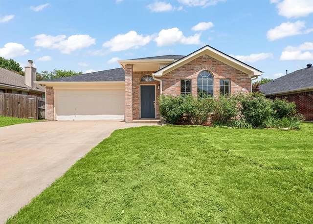 Property at 708 Carette Dr, Fort Worth, TX 76108, 3 beds, 2 baths