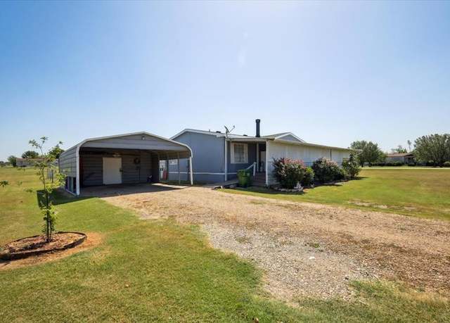 Property at 4000 Dee Dr, Terrell, TX 75160, 3 beds, 2 baths