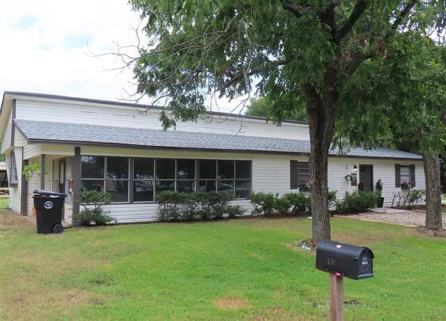 Property at 231 S 2nd St, Wills Point, TX 75169, 4 beds, 2.5 baths
