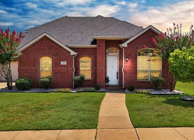 Property at 1108 Huntington Trl, Mansfield, TX 76063, 4 beds, 3 baths