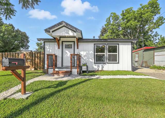 Property at 101 Sandy St, Cleburne, TX 76031, 2 beds, 1 bath