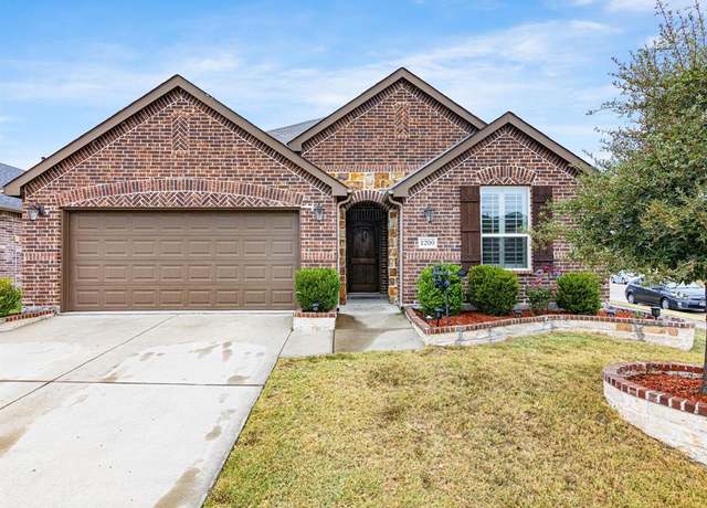 Property at 1200 Roadrunner Dr, Little Elm, TX 75068, 4 beds, 3 baths
