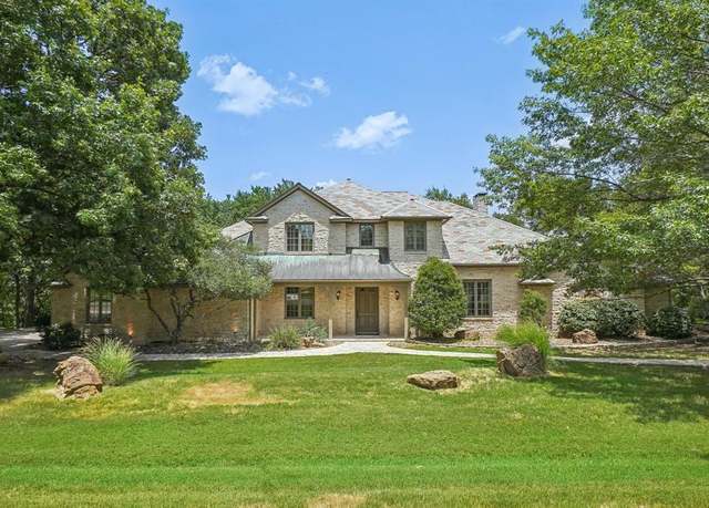 Property at 7816 Ravenswood Rd, Granbury, TX 76049, 4 beds, 3.5 baths