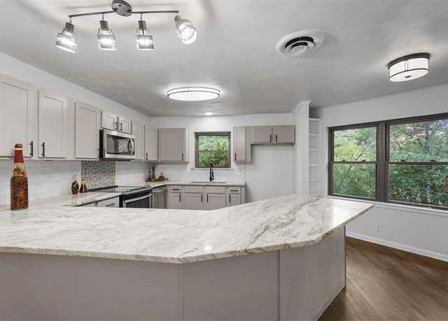 Property at 3648 Holliday Ct, Dallas, TX 75224, 3 beds, 2 baths
