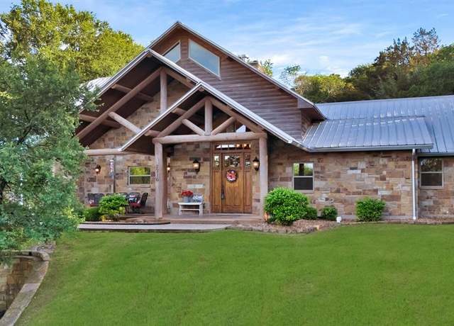 Property at 2216 Bluff Ct, Cedar Hill, TX 75104, 4 beds, 3.5 baths