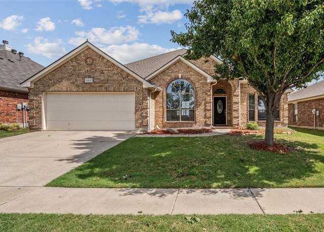 Property at 1917 Winter Hawk Dr, Fort Worth, TX 76177, 4 beds, 2 baths