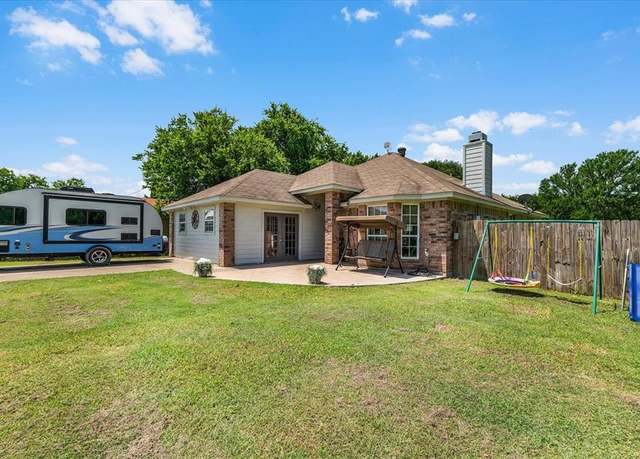 Property at 5212 Cross Timber Rd W, Cleburne, TX 76031, 3 beds, 2 baths