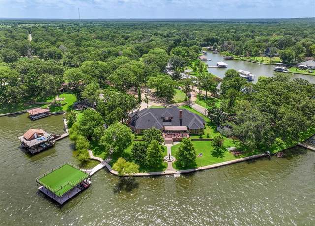 Property at 106 Lynne Cir, Mabank, TX 75156, 5 beds, 4.5 baths