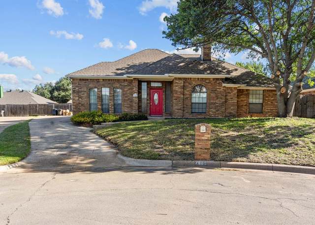 Property at 7860 Mahonia Dr, Fort Worth, TX 76133, 3 beds, 2 baths