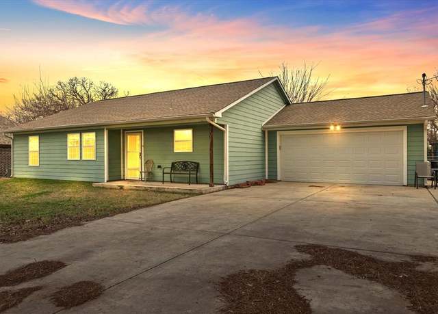 Property at 304 Boliver Ave, Lake Dallas, TX 75065, 3 beds, 2 baths