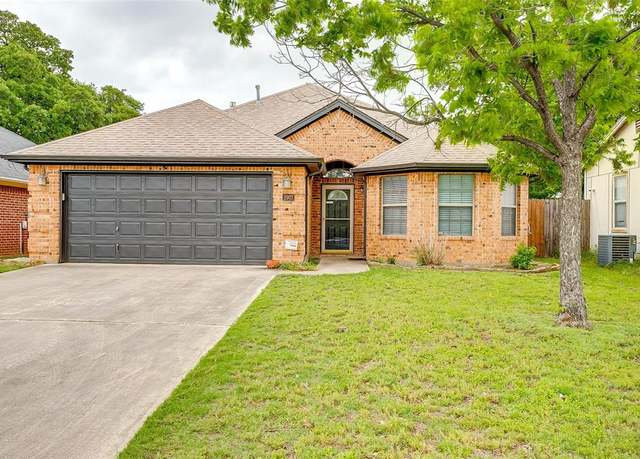 Property at 2907 Shawnee Trl, Lake Worth, TX 76135, 3 beds, 2 baths