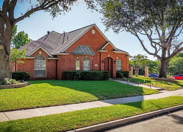 Property at 3811 Maywood Dr, Carrollton, TX 75007, 4 beds, 3.5 baths