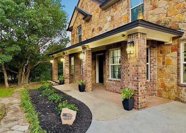 Property at 3390 Zion Hill Rd, Weatherford, TX 76088, 5 beds, 3.5 baths