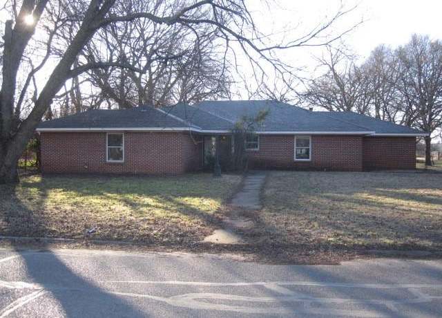 Property at 400 E Allen, No City, OK 73030, 2 beds, 2 baths