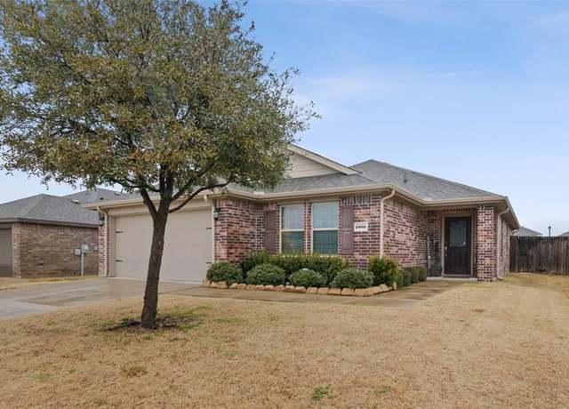 Property at 1900 Princeton Ave, Farmersville, TX 75442, 4 beds, 2 baths
