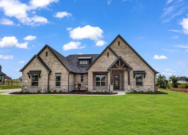 Property at 124 Desperado Way, Weatherford, TX 76020, 4 beds, 3 baths