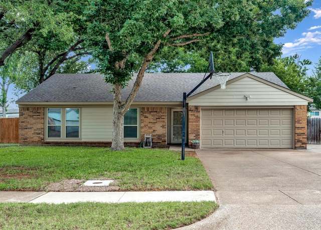 Property at 3609 Spring Meadow Ln, Flower Mound, TX 75028, 3 beds, 2 baths