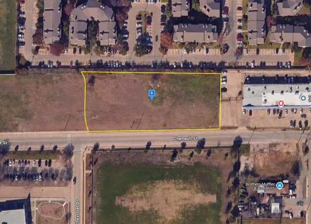 Property at 1600 Chenault St, Dallas, TX 75228