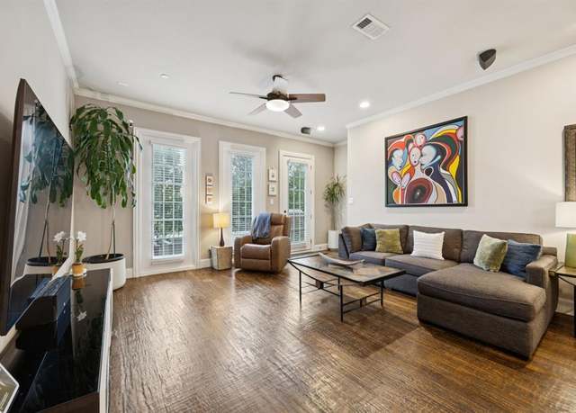 Property at 639 Senda, Irving, TX 75039, 2 beds, 2.5 baths