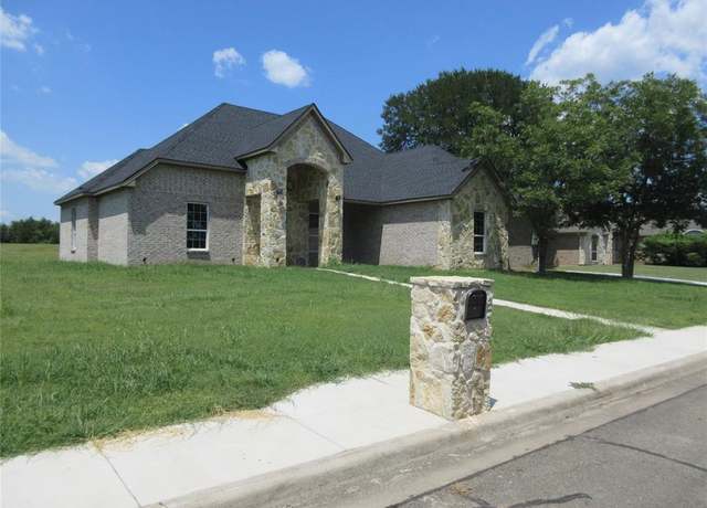 Property at 1007 Legend Ave, Bonham, TX 75418, 3 beds, 2.5 baths