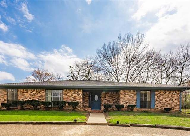 Property at 207 Lovers Ln, Malakoff, TX 75148, 3 beds, 2.5 baths