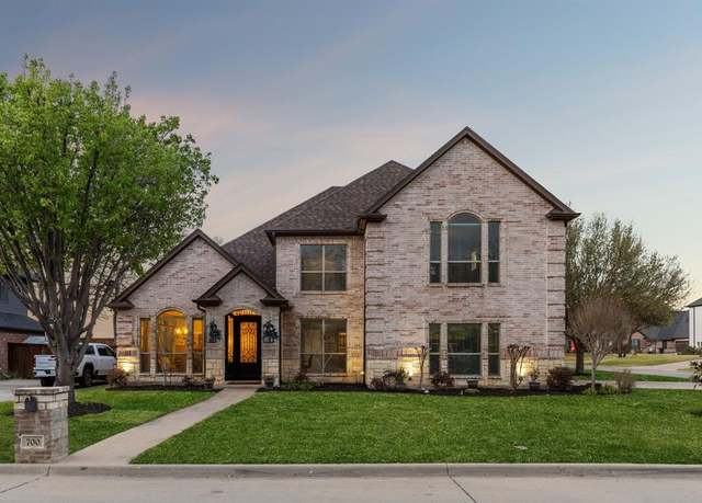 Property at 700 Lonesome Dove Trl, Hurst, TX 76054, 4 beds, 2.5 baths