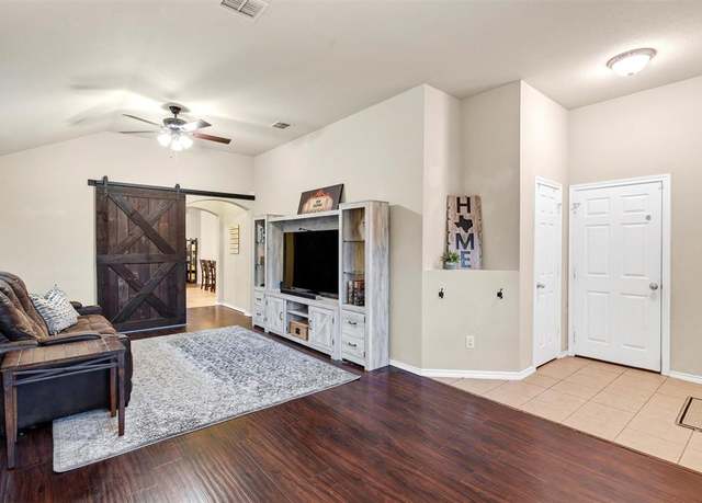 Property at 412 Prescott Ln, Fort Worth, TX 76036, 4 beds, 2 baths