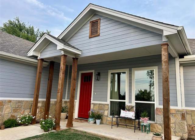Property at 2413 Christine Dr, Granbury, TX 76048, 3 beds, 2 baths
