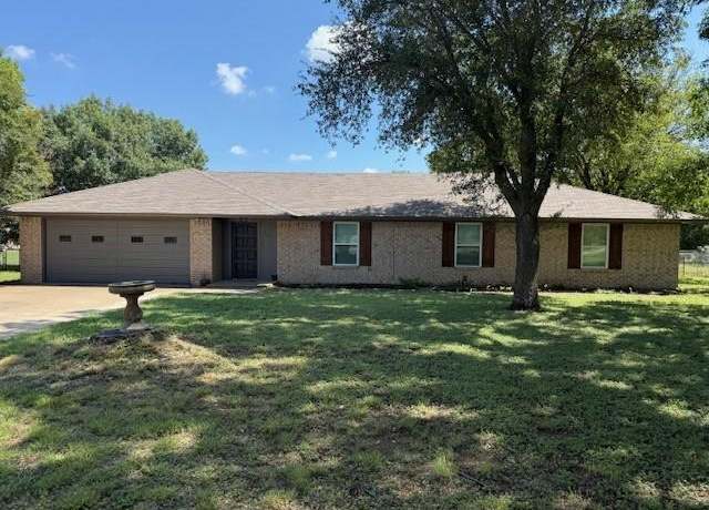 Property at 901 N Houston St, Lorena, TX 76655, 3 beds, 2 baths