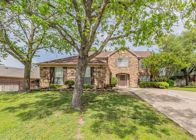 Property at 8411 Creekbluff Dr, Dallas, TX 75249, 4 beds, 2.5 baths
