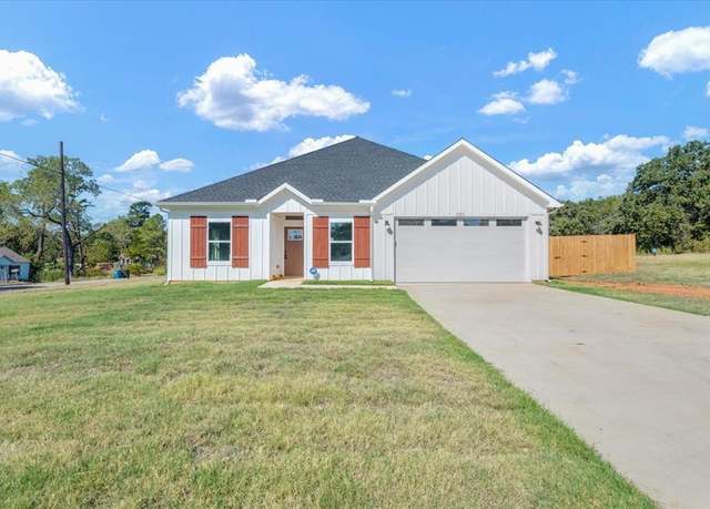 Property at 1001 N Oak Dr, Denison, TX 75020, 4 beds, 2 baths