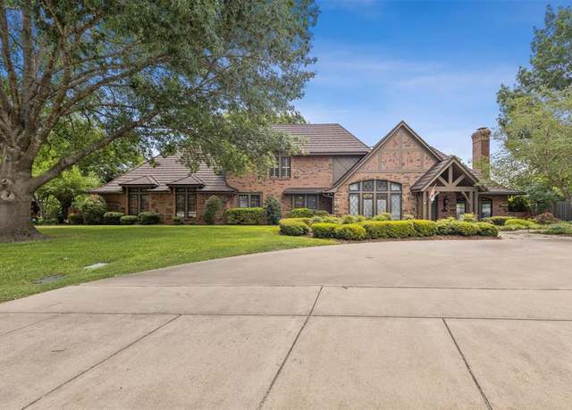 Property at 905 Country Club Rd, Cleburne, TX 76033, 5 beds, 4.5 baths